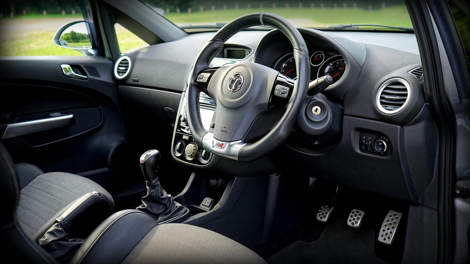 Make Your Ride Sparkle with Pro Detailing Gear